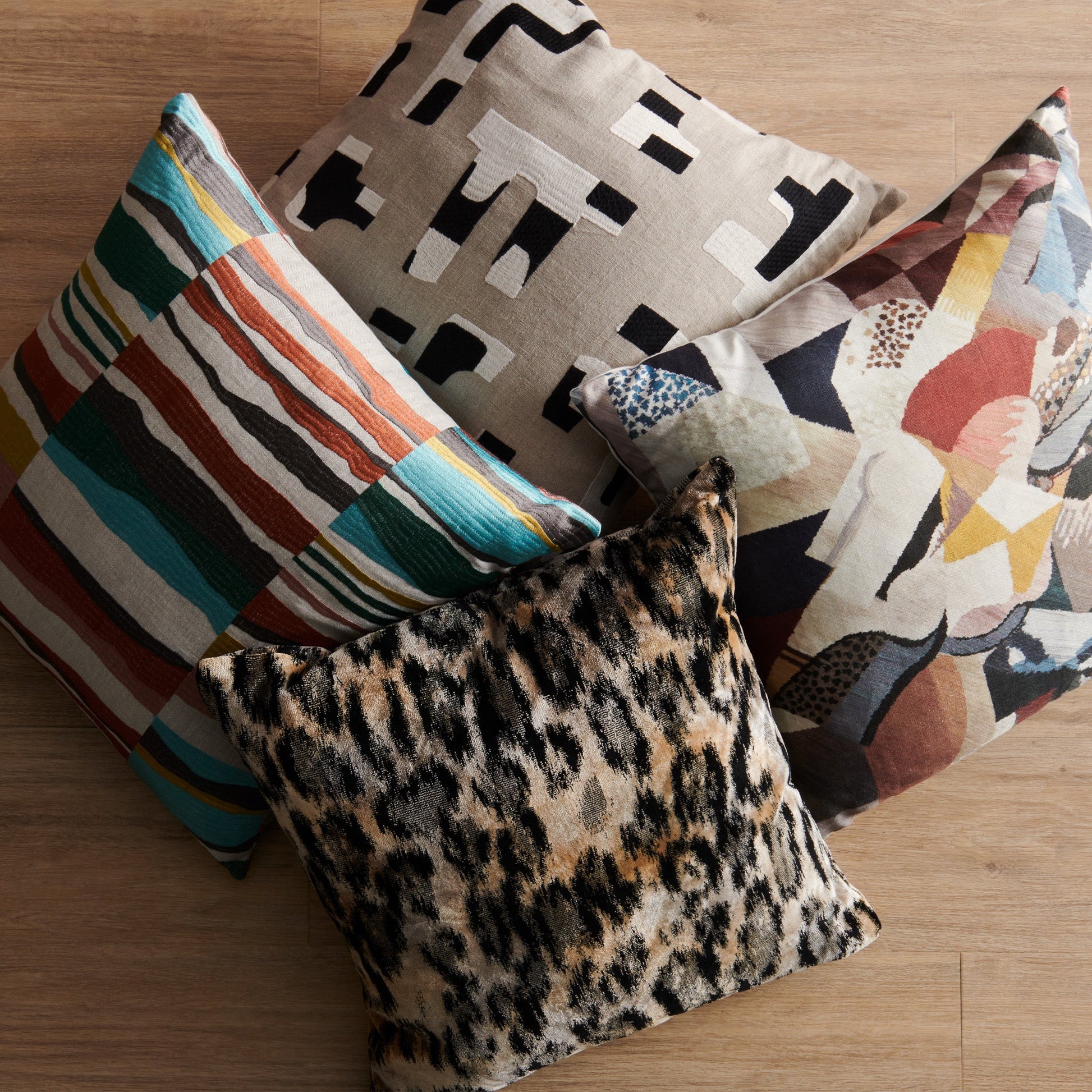 HIDALGO Pillow | EBONITE - Fineza