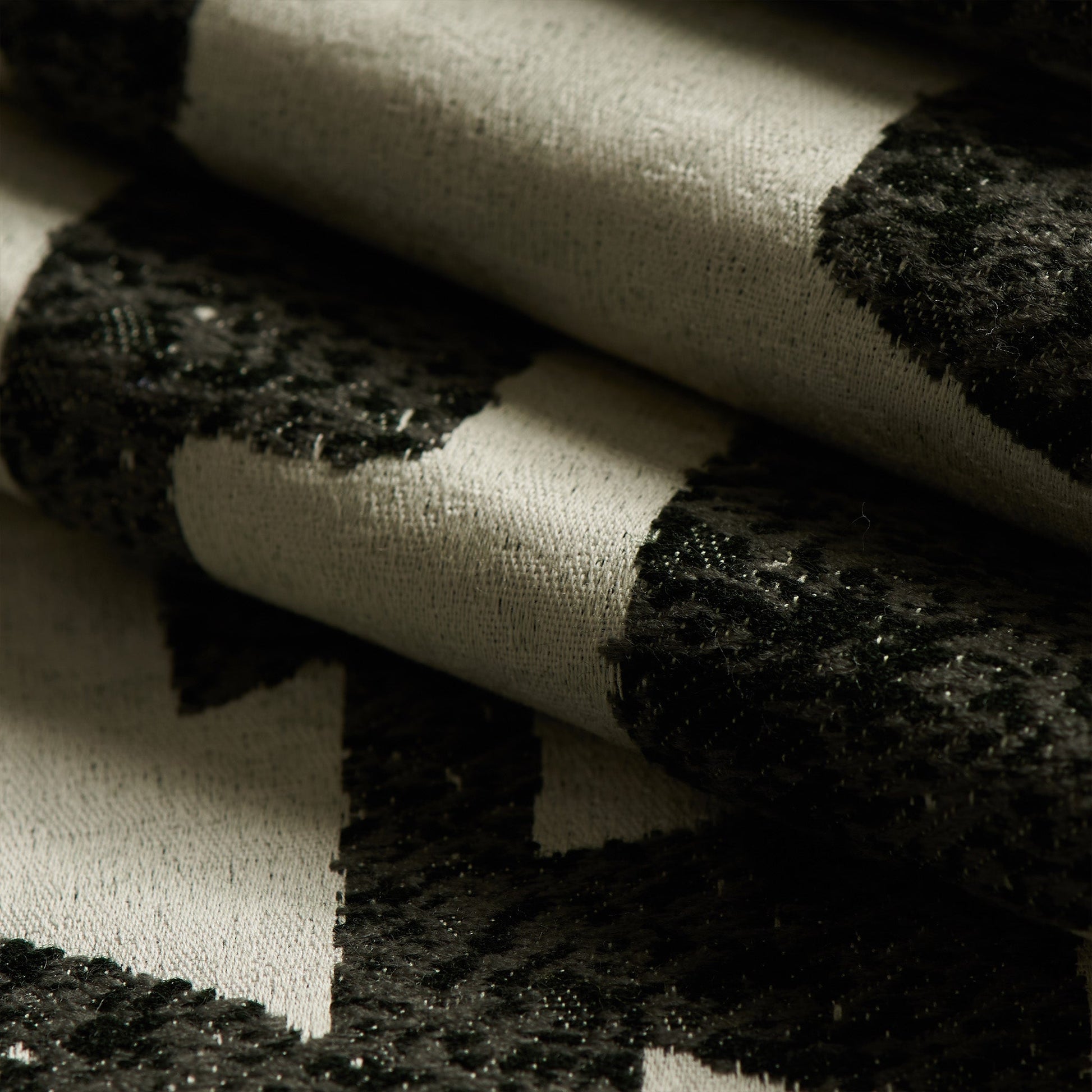 POKHARA Ottoman | ONYX - Fineza